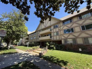 Main picture of 600 W Stocker St