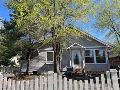 Main picture of 824 NW Newport Ave