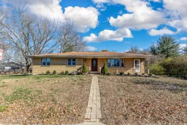 Main picture of 702 Bauer Ave