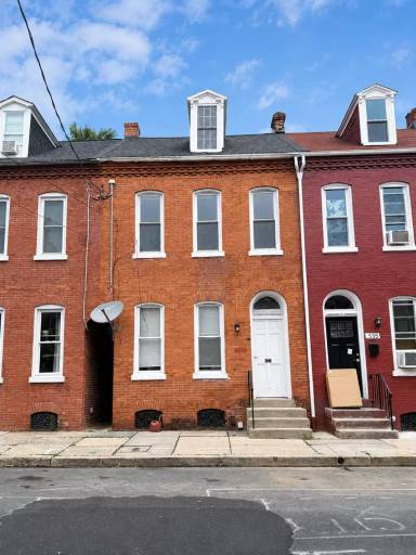 Main picture of 523 W King St