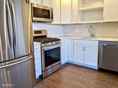 Main picture of 371 Main St