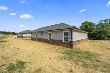 Main picture of 295 Oak Grove Cir