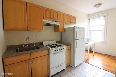 Main picture of 1637 Commonwealth Ave