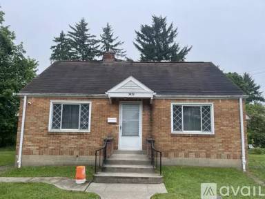 Main picture of 3450 Sirius St