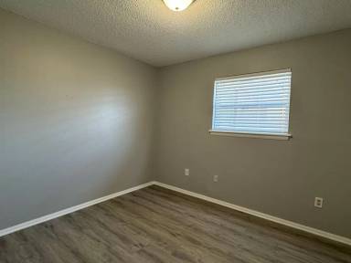 Main picture of 4625 SW I Ave