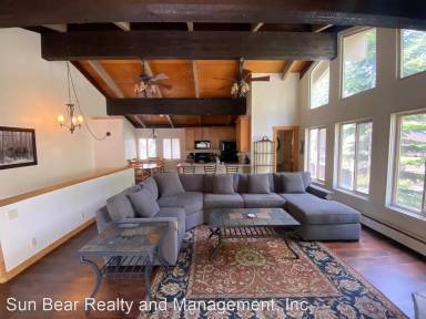 Main picture of 820 Oriole Way