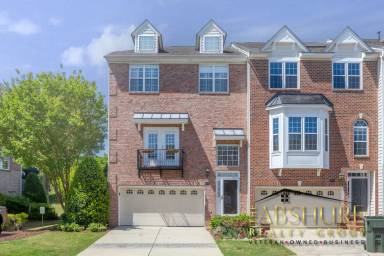 Main picture of 2927 Imperial Oaks Dr