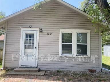 Main picture of 2207 SE California Ave