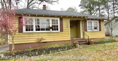 Main picture of 720 Charlton St NW