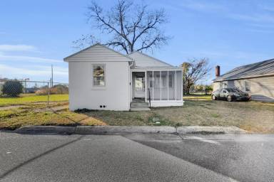 Main picture of 211 Lawson St