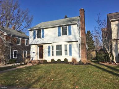Main picture of 1617 South Blvd