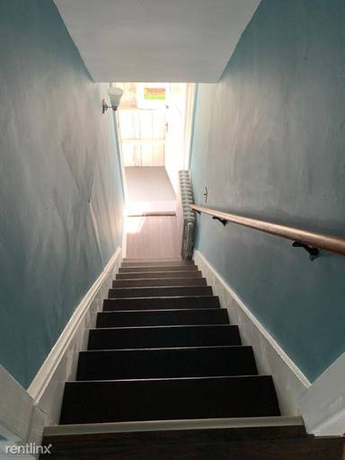 Main picture of 2131 Birch St