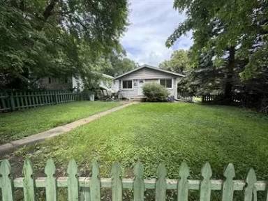 Main picture of 5900 Cedar Lake Rd S