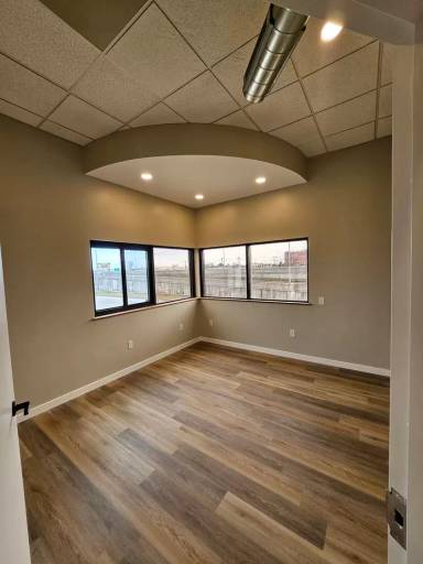 Main picture of 41 W Division St