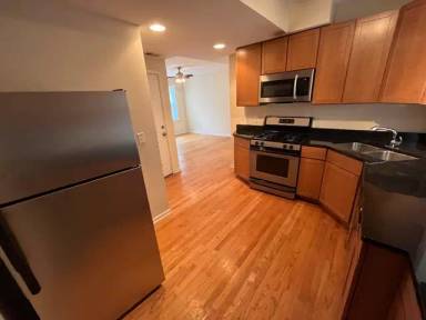 Main picture of 2553 W Ardmore Ave