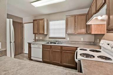 Main picture of 77 N Holland Dr