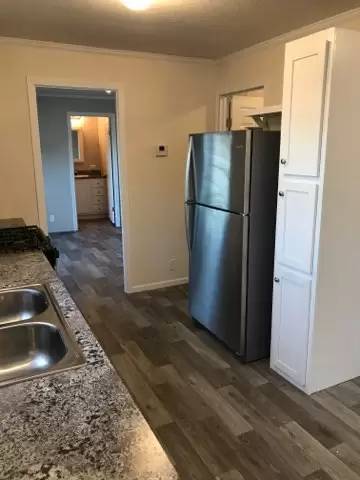Main picture of Holiday Mobile Home Court