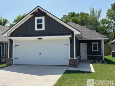 Main picture of 216 Blue Bird Ln