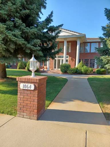 Main picture of 1064 W Ashbourne Dr