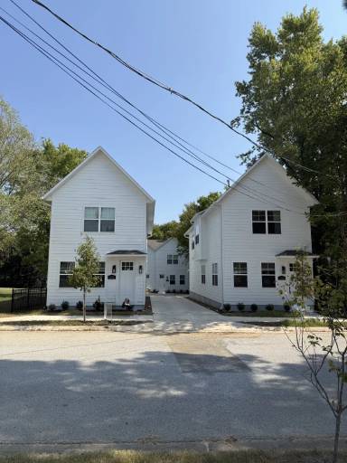 Main picture of 1332 S Van Buren Ave