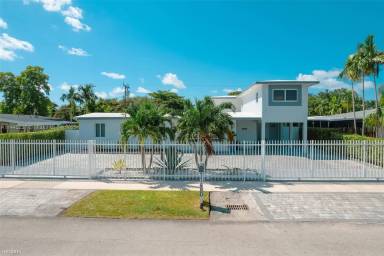 Main picture of 11480 SW 55th St