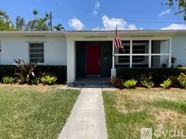Main picture of 4840 SW 69th Ave