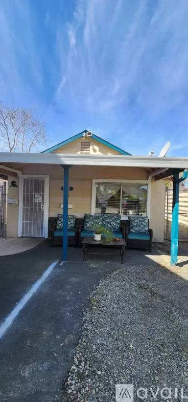 Main picture of 520 B St