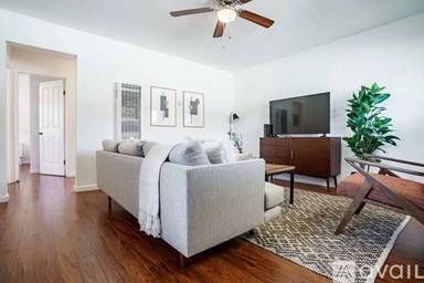 Main picture of 1008 Helen Ave