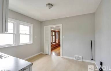 Main picture of 3664 W 134th St