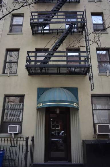 Main picture of 428 E 83rd St