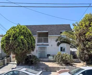 Main picture of 659 W 5th St