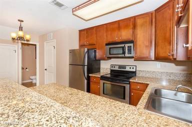 Main picture of 201 Westlake Dr