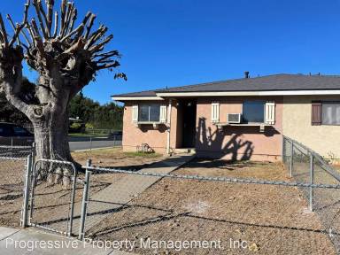 Main picture of 5136 Canoga St