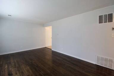 Main picture of 7729 Conser St