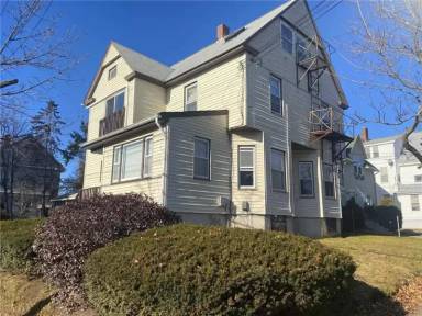 Main picture of 125 Auburn St