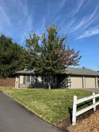 Main picture of 2117 SW Canyon Dr