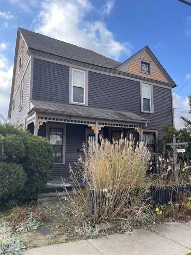 Main picture of 194 Myrtle Pl