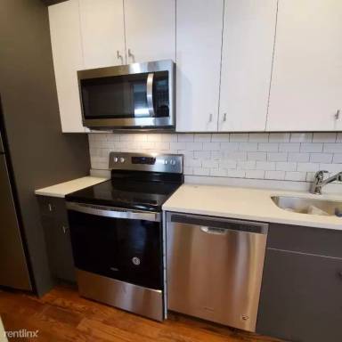 Main picture of 4625 S Drexel Blvd