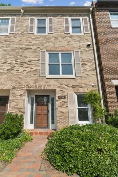 Main picture of 6711 Washington Blvd