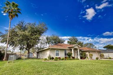 Main picture of 890 Devon Rd