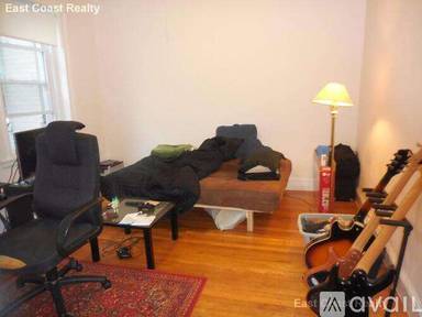 Main picture of 221 Kelton St