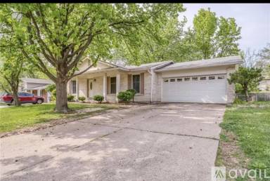 Main picture of 13 Creekside Dr