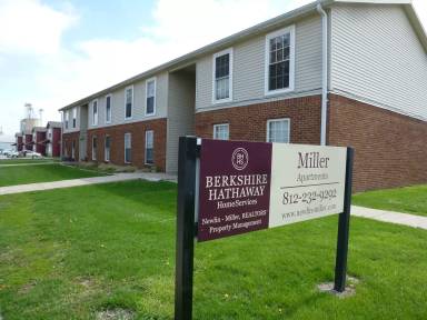 Main picture of 206 1/2 W Montgomery St