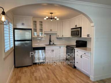 Main picture of 830 E 6th Ave