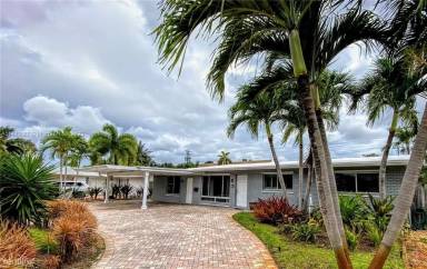 Main picture of 609 NW 30th Ct