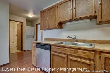 Main picture of 251 McCarrey St
