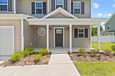 Main picture of 1109 Carteret Manor Dr
