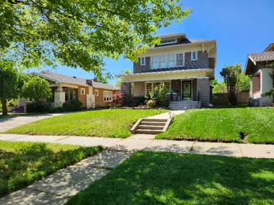 Main picture of 208 NW 22nd St