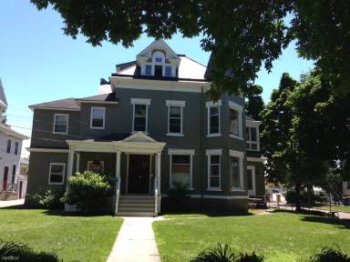 Main picture of 442 Fountain St NE