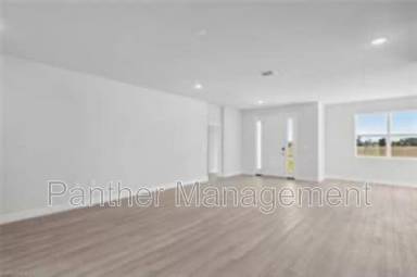 Main picture of 2825 NE 4th Ave